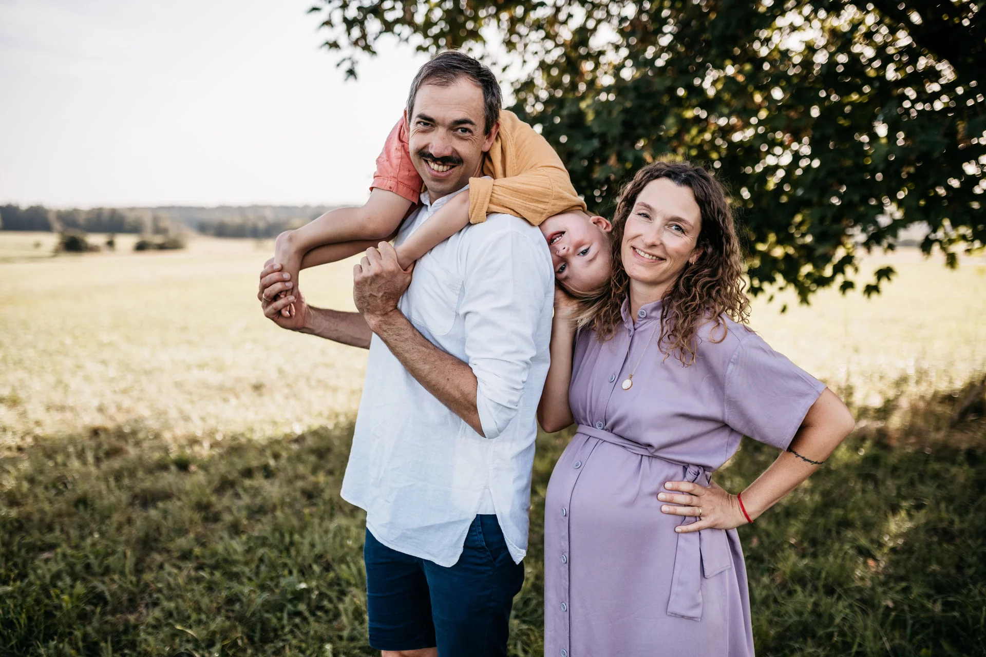 Babybauch Shooting Schongau – liebevolle Schwangerschaftsfotos