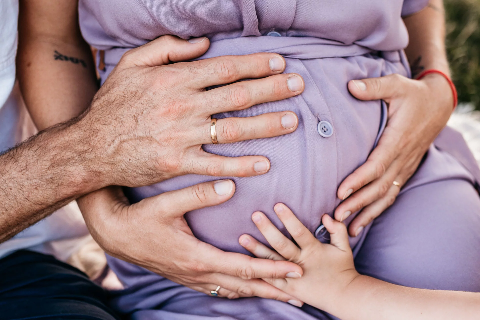 Schwangerschaft Fotograf Weilheim – authentische Babybauch Aufnahmen