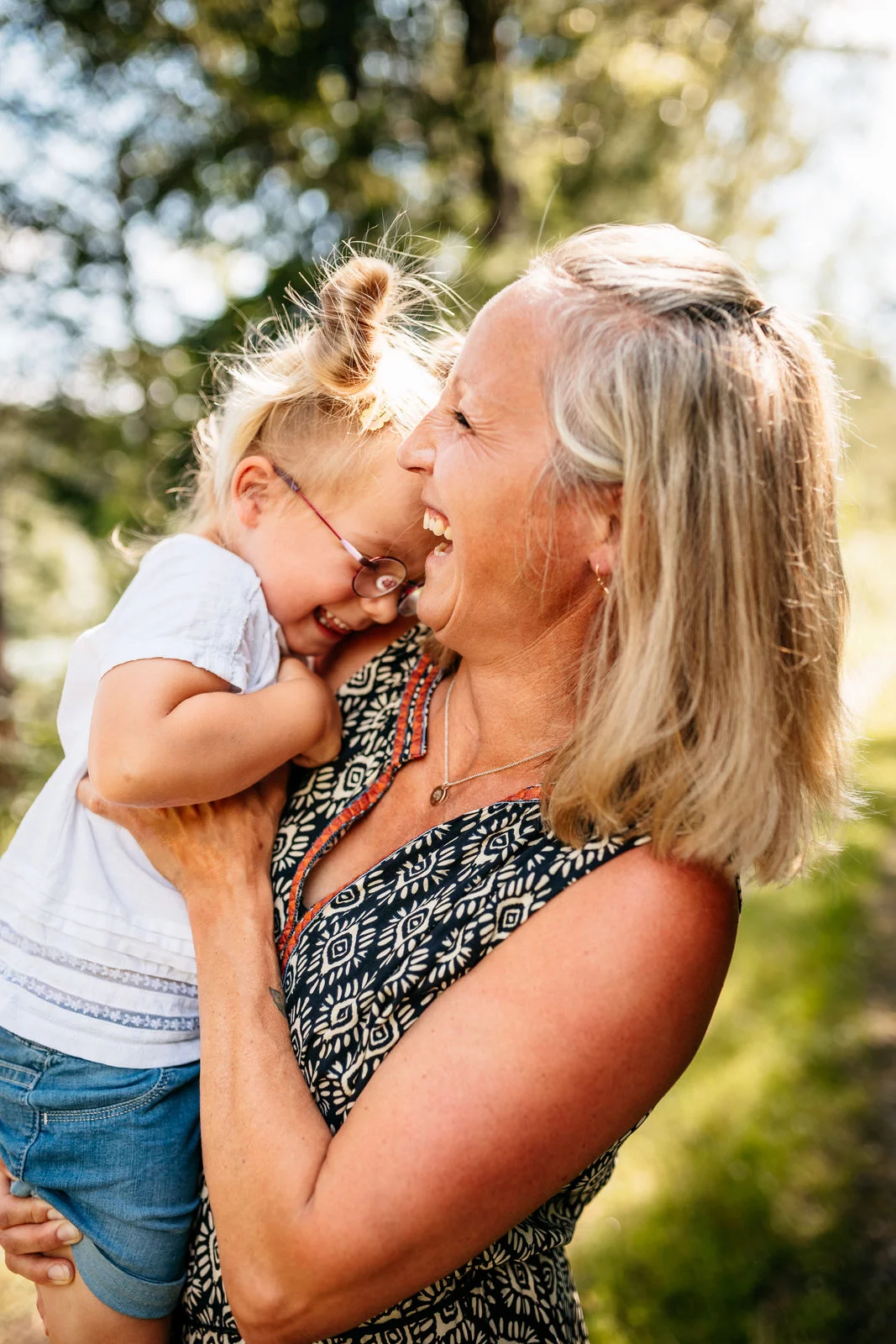 Familienfotografin Kleine Bilderbuchmomente – authentisches Familienshooting Oberbayern