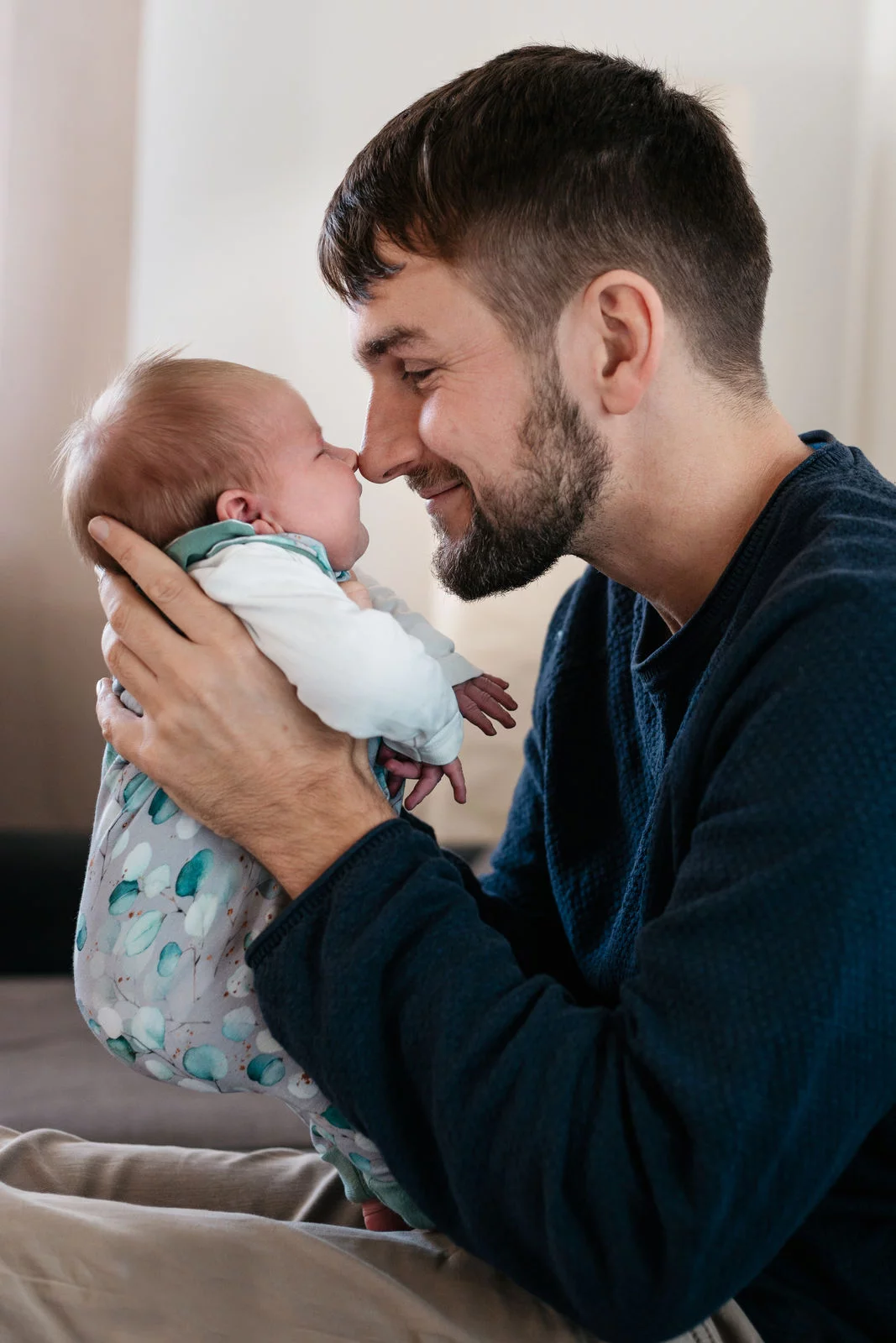 Newborn Fotografin Kleine Bilderbuchmomente – authentische erste Momente